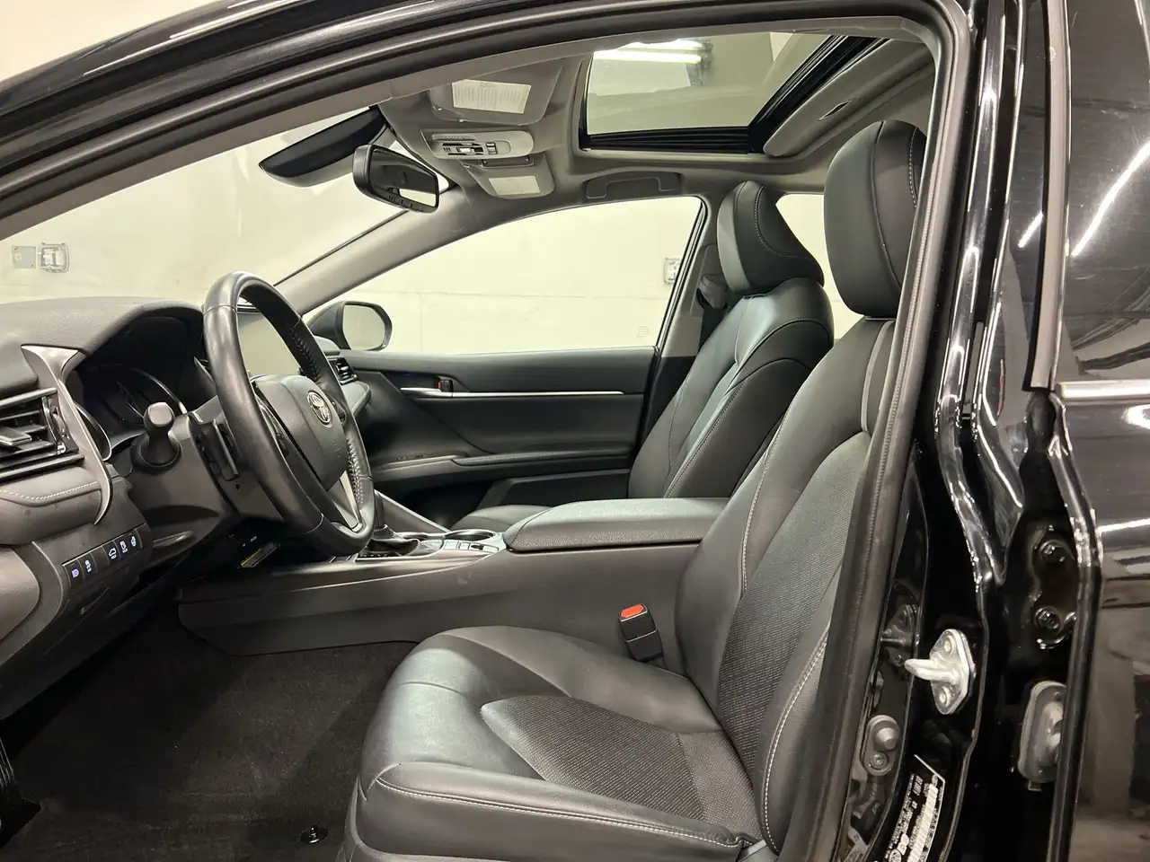 Toyota Camry снимка Toyota Camry