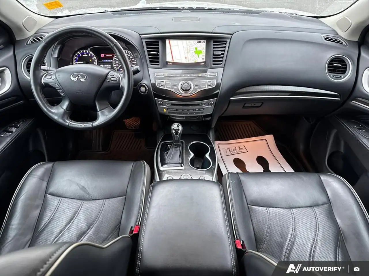Infiniti QX60 снимка Infiniti QX60