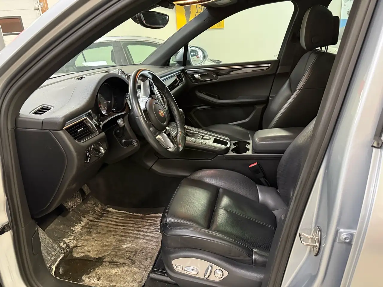 Porsche Macan снимка Porsche Macan