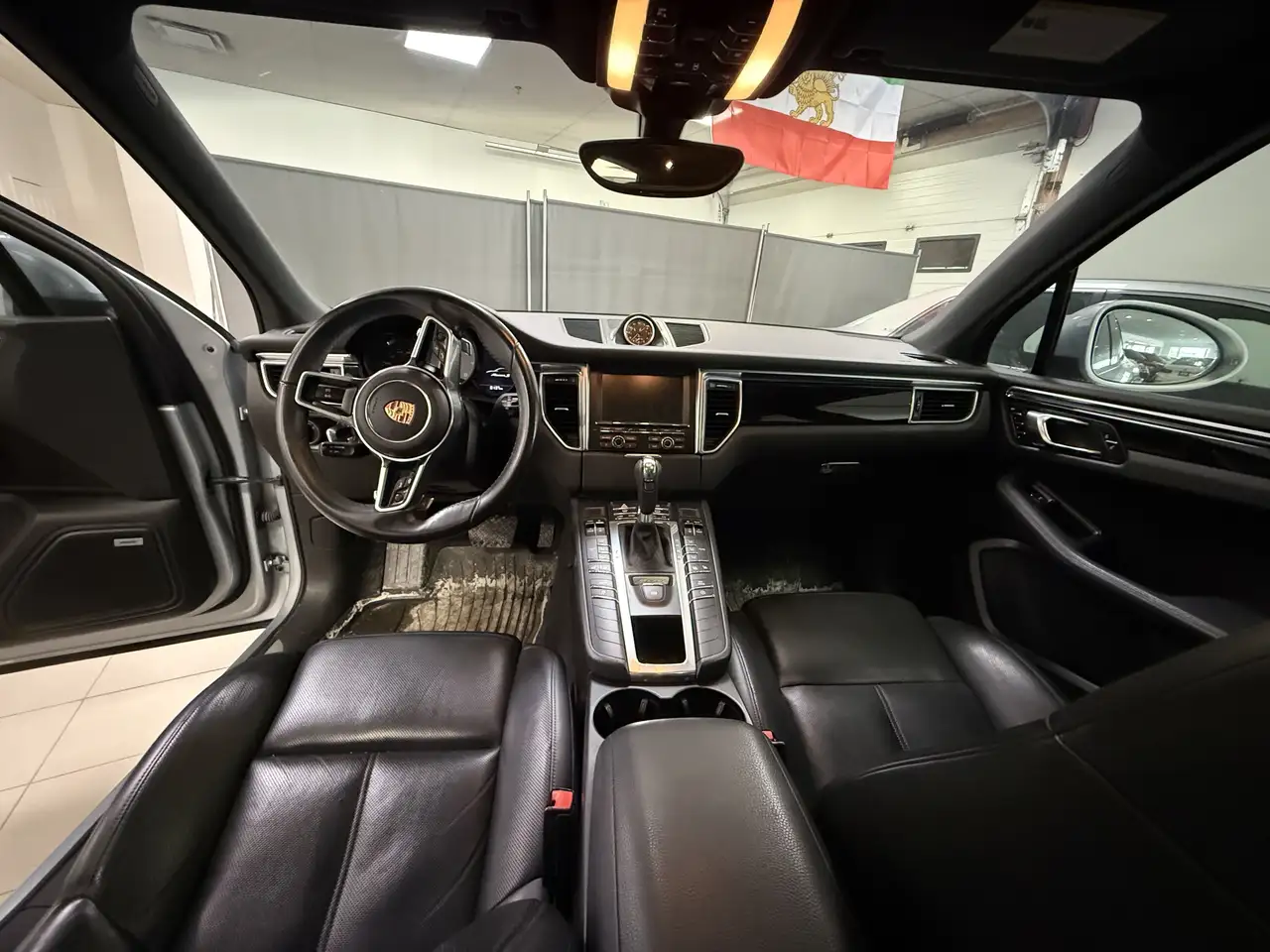 Porsche Macan снимка Porsche Macan