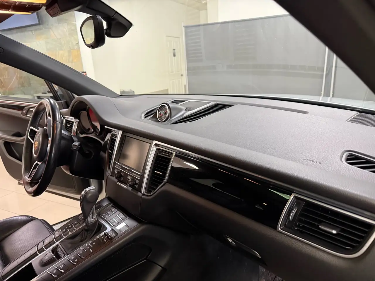 Porsche Macan снимка Porsche Macan