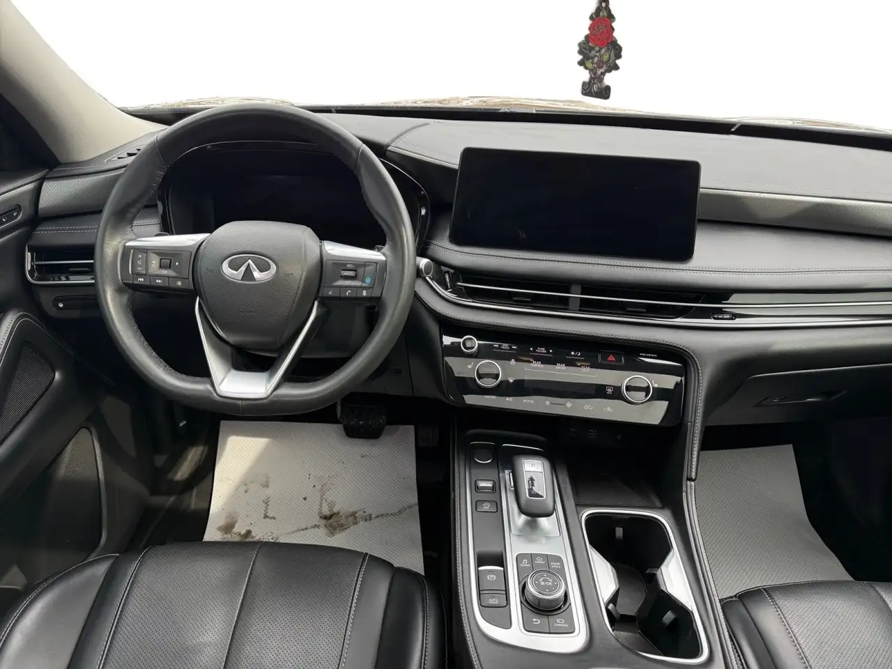 Infiniti QX60 снимка Infiniti QX60