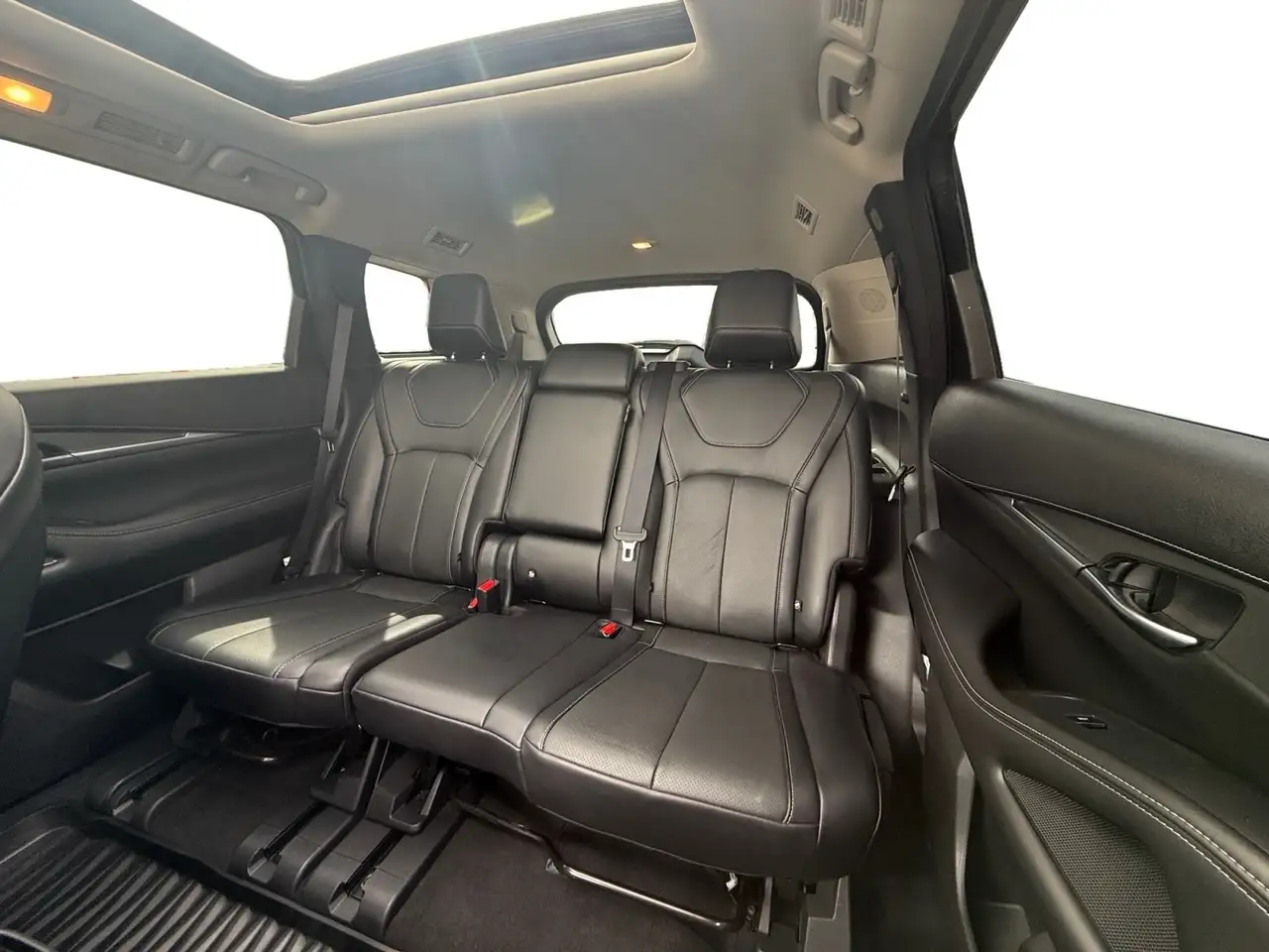 Infiniti QX60 снимка Infiniti QX60