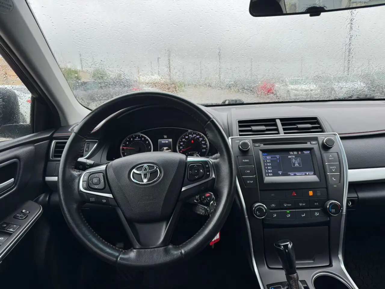 Toyota Camry снимка Toyota Camry