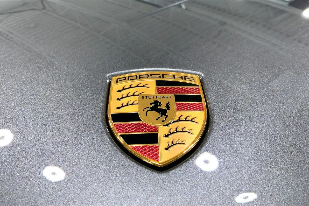 Porsche Cayenne снимка Porsche Cayenne