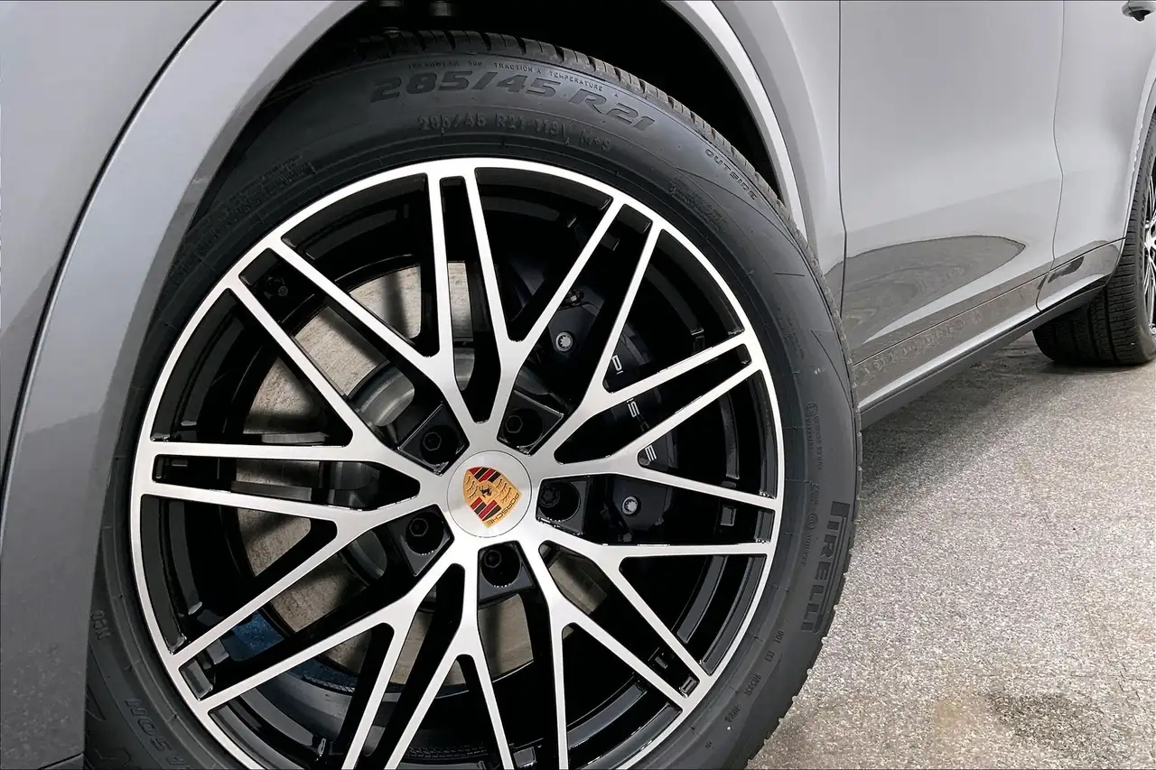 Porsche Cayenne снимка Porsche Cayenne