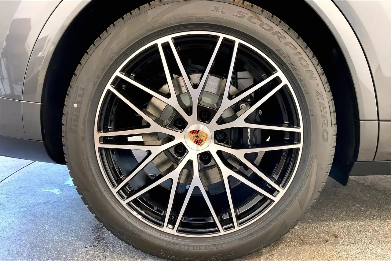 Porsche Cayenne снимка Porsche Cayenne