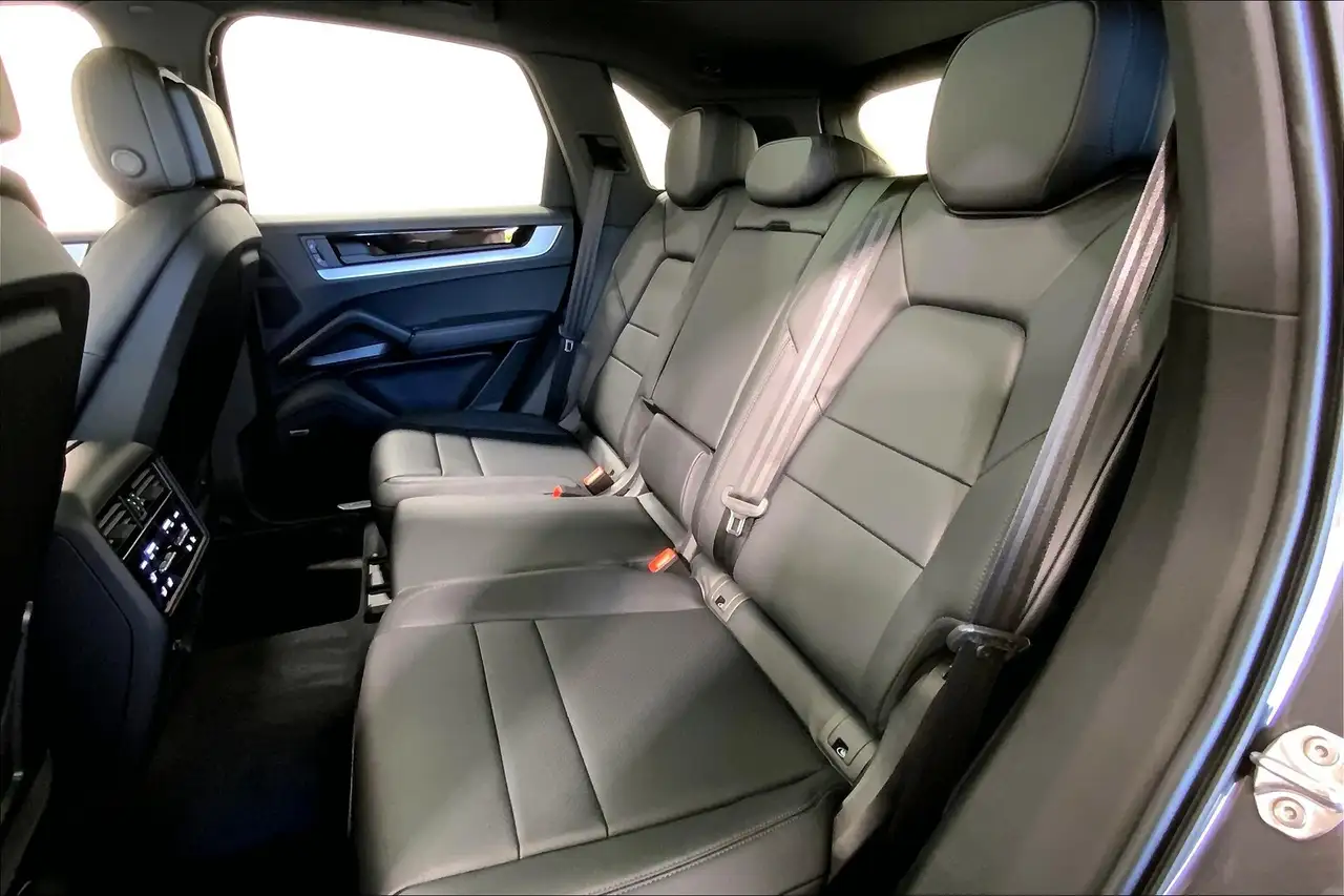 Porsche Cayenne снимка Porsche Cayenne