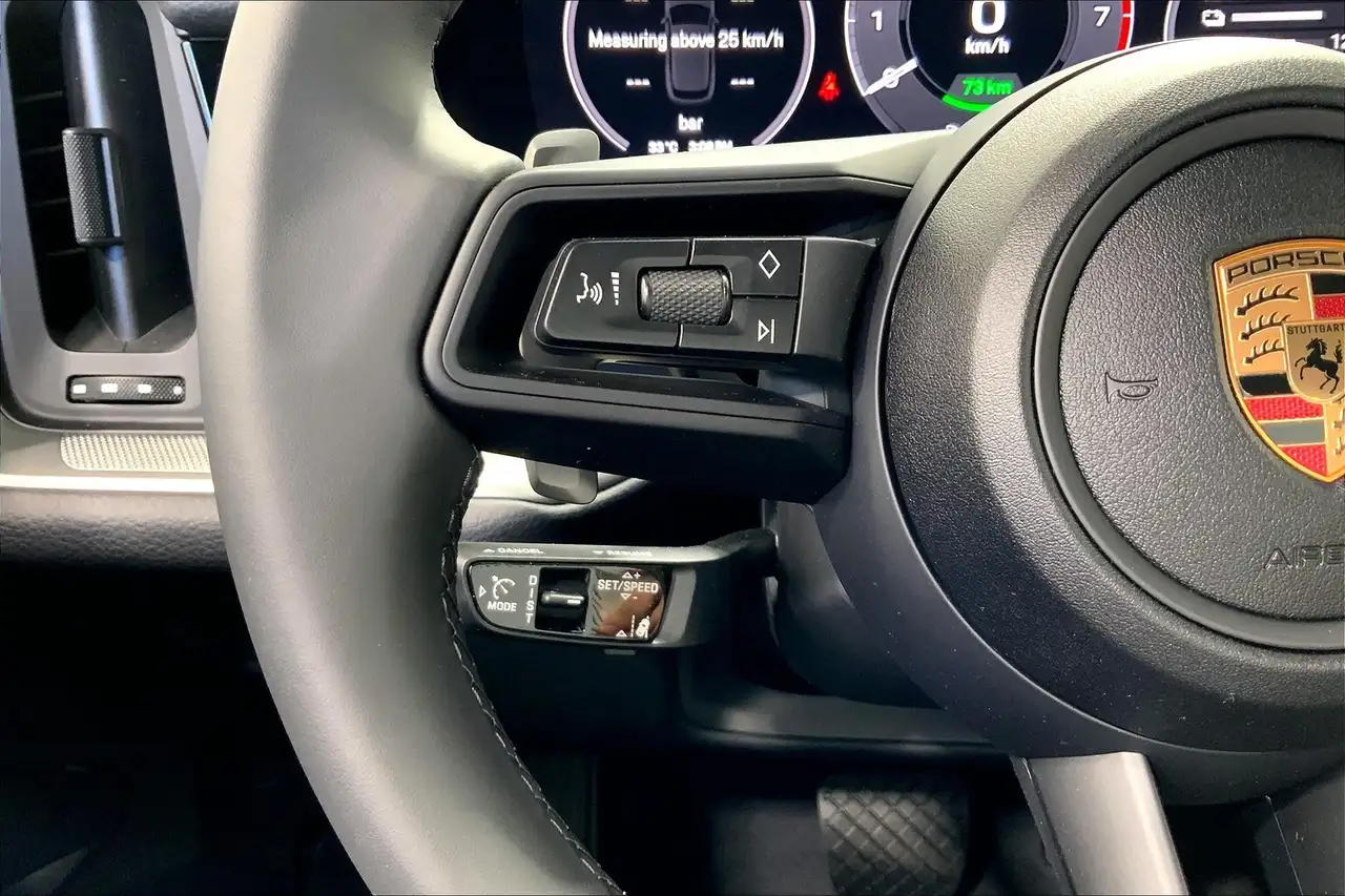 Porsche Cayenne снимка Porsche Cayenne
