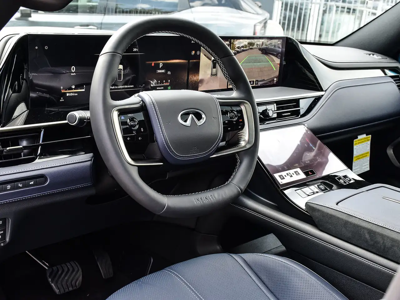 Infiniti QX80 снимка Infiniti QX80