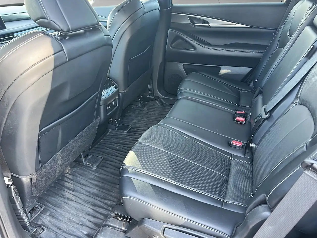 Infiniti QX60 снимка Infiniti QX60