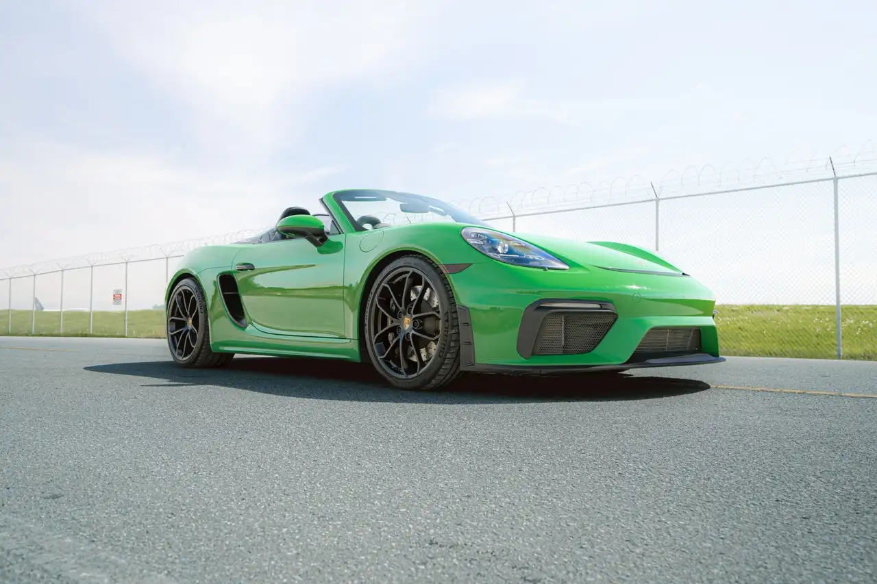 Porsche 718 Spyder снимка Porsche 718 Spyder
