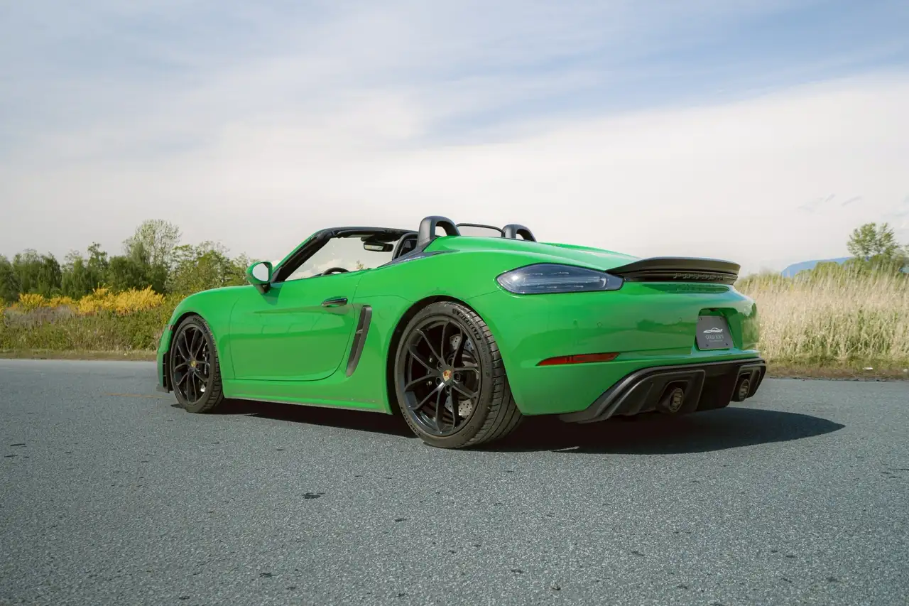Porsche 718 Spyder снимка Porsche 718 Spyder