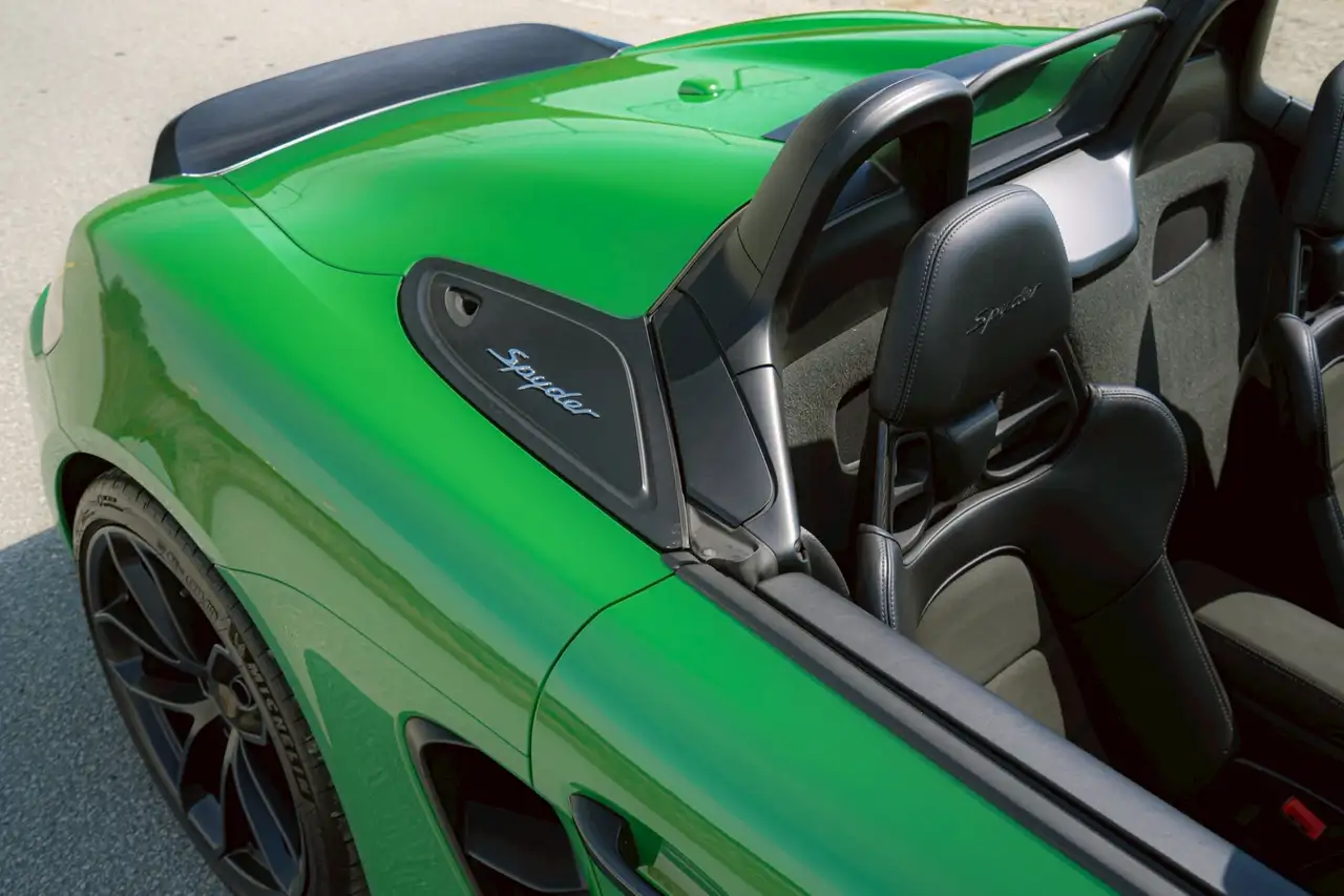 Porsche 718 Spyder снимка Porsche 718 Spyder