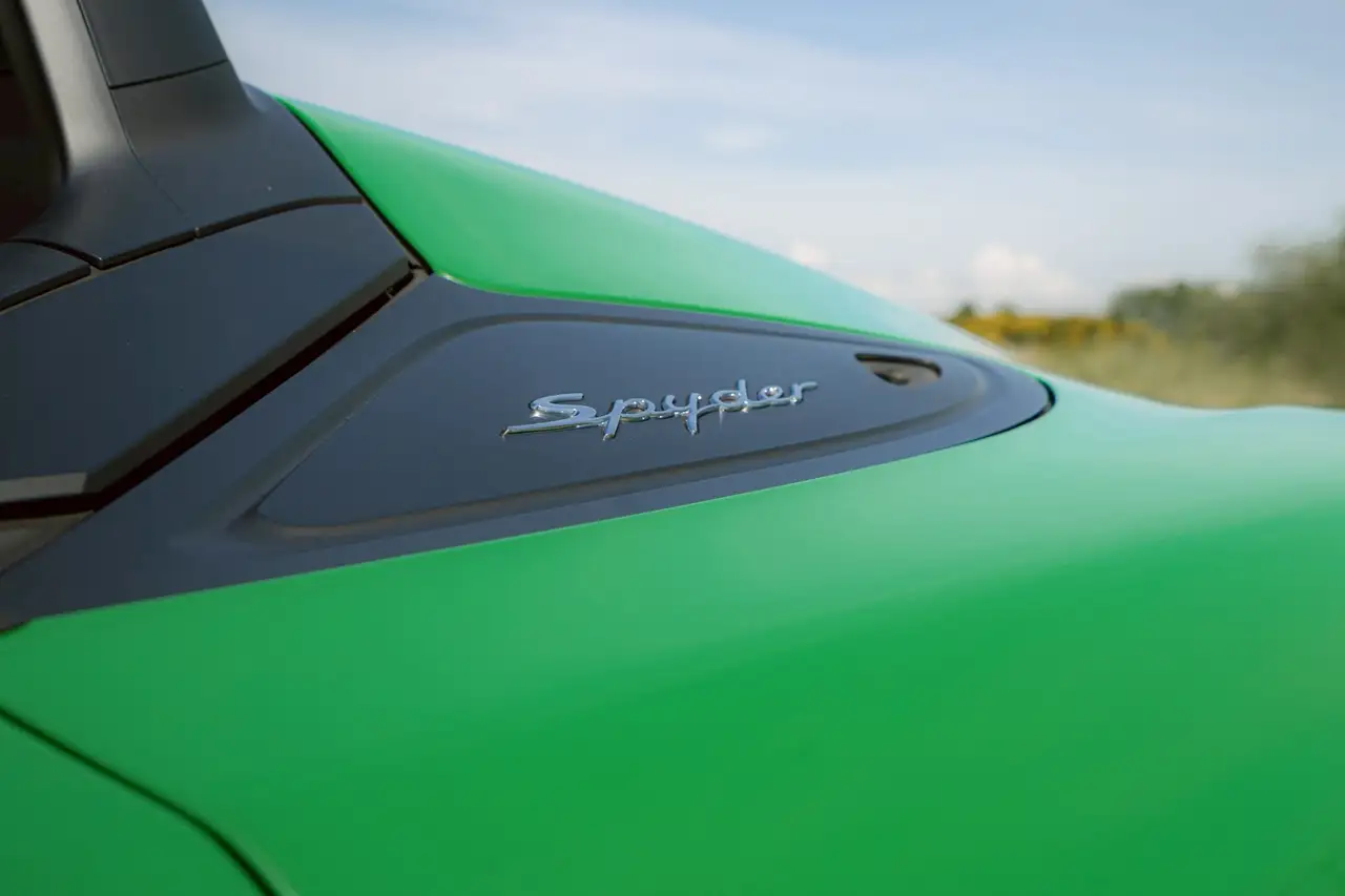 Porsche 718 Spyder снимка Porsche 718 Spyder