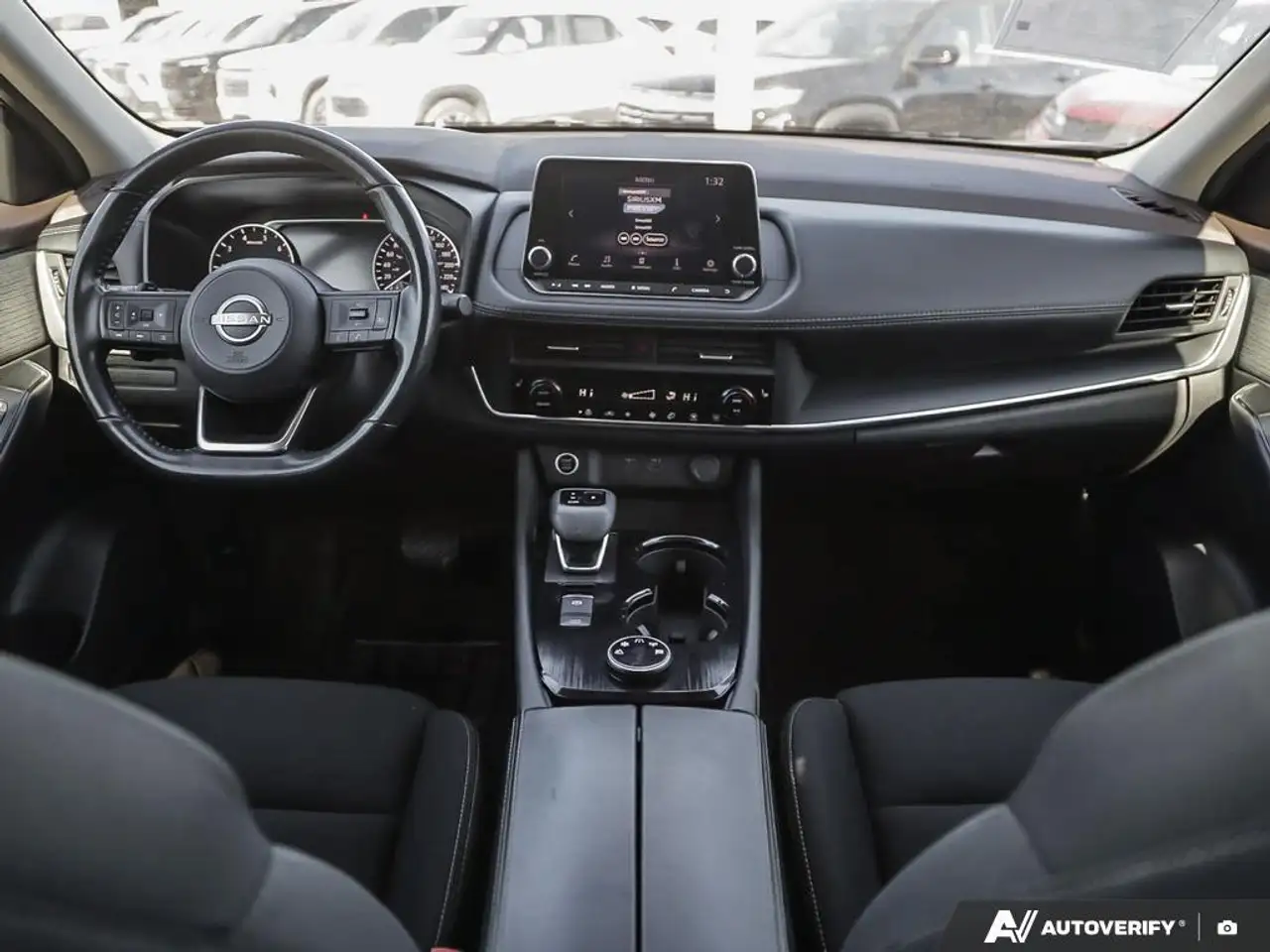 Nissan Rogue fotografie Nissan Rogue