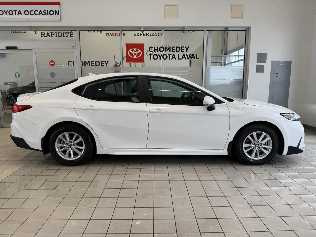 Toyota Camry снимка Toyota Camry
