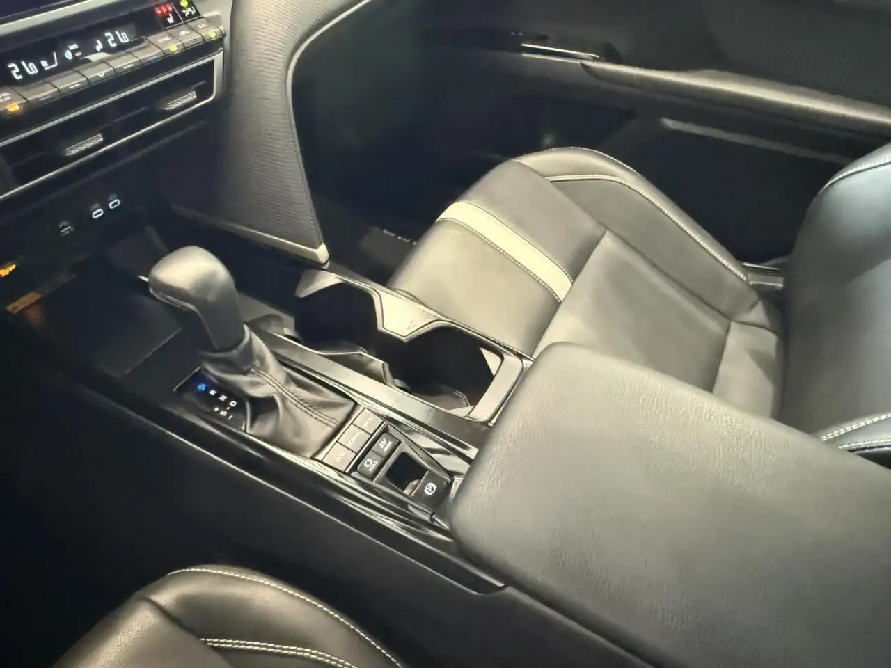 Toyota Camry снимка Toyota Camry