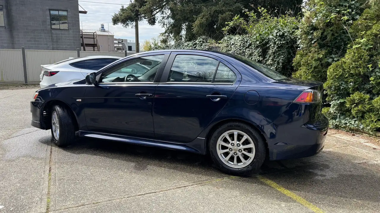 Mitsubishi Lancer снимка Mitsubishi Lancer