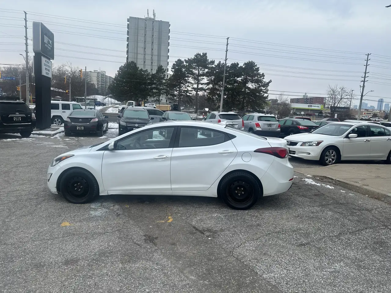Hyundai ELANTRA снимка Hyundai ELANTRA