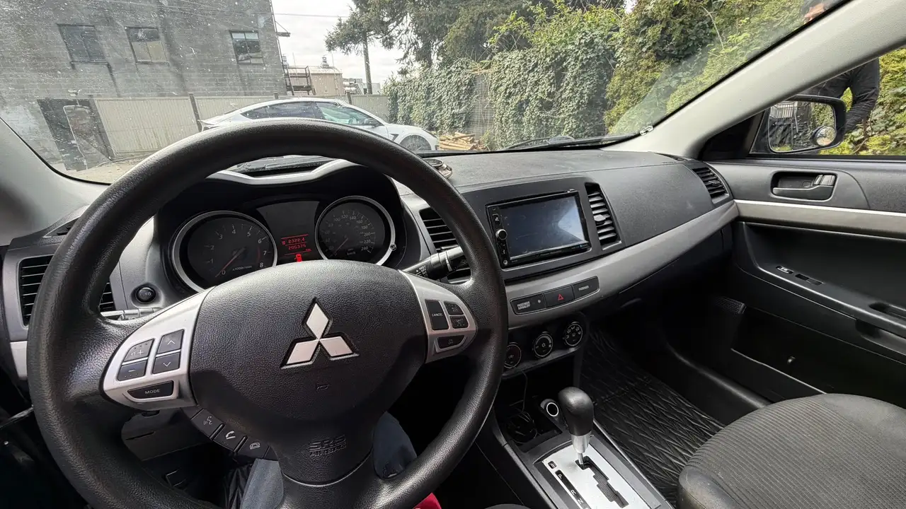 Mitsubishi Lancer снимка Mitsubishi Lancer