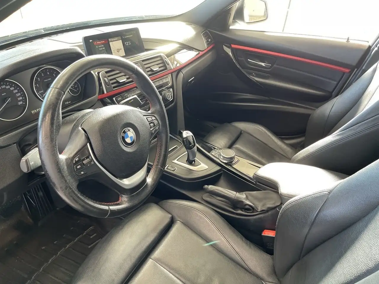 BMW 3 Series снимка BMW 3 Series