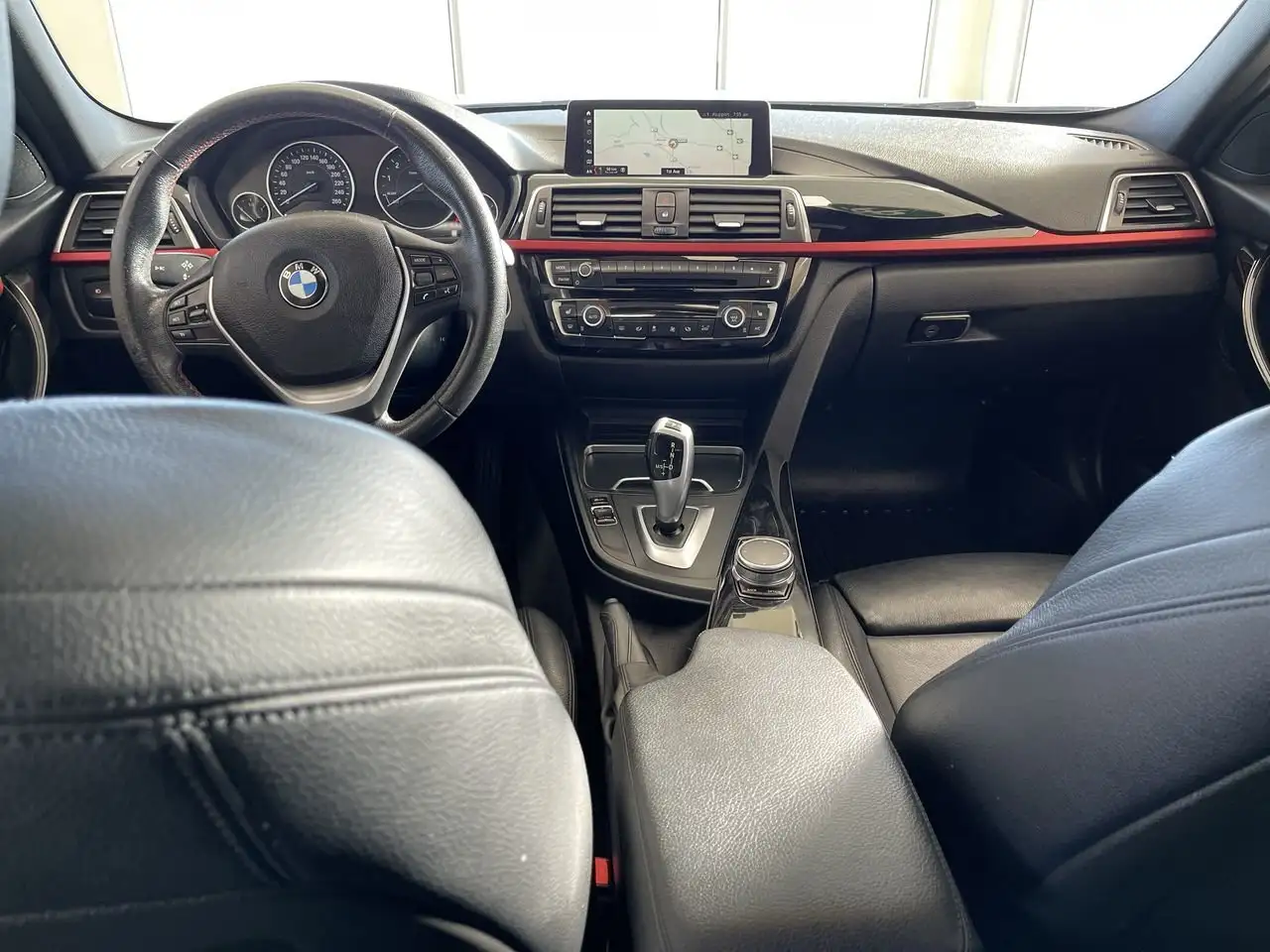 BMW 3 Series снимка BMW 3 Series