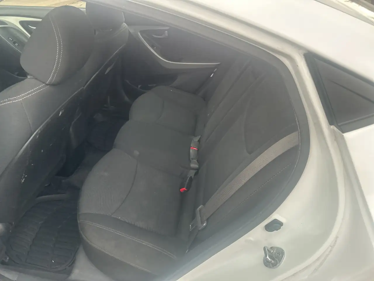 Hyundai ELANTRA снимка Hyundai ELANTRA
