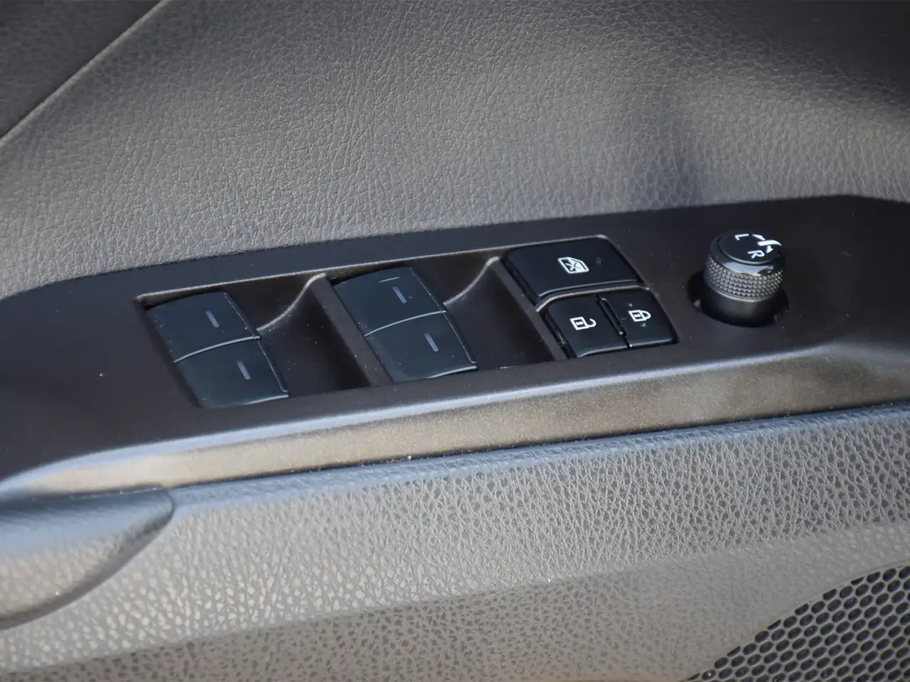 Toyota Camry снимка Toyota Camry