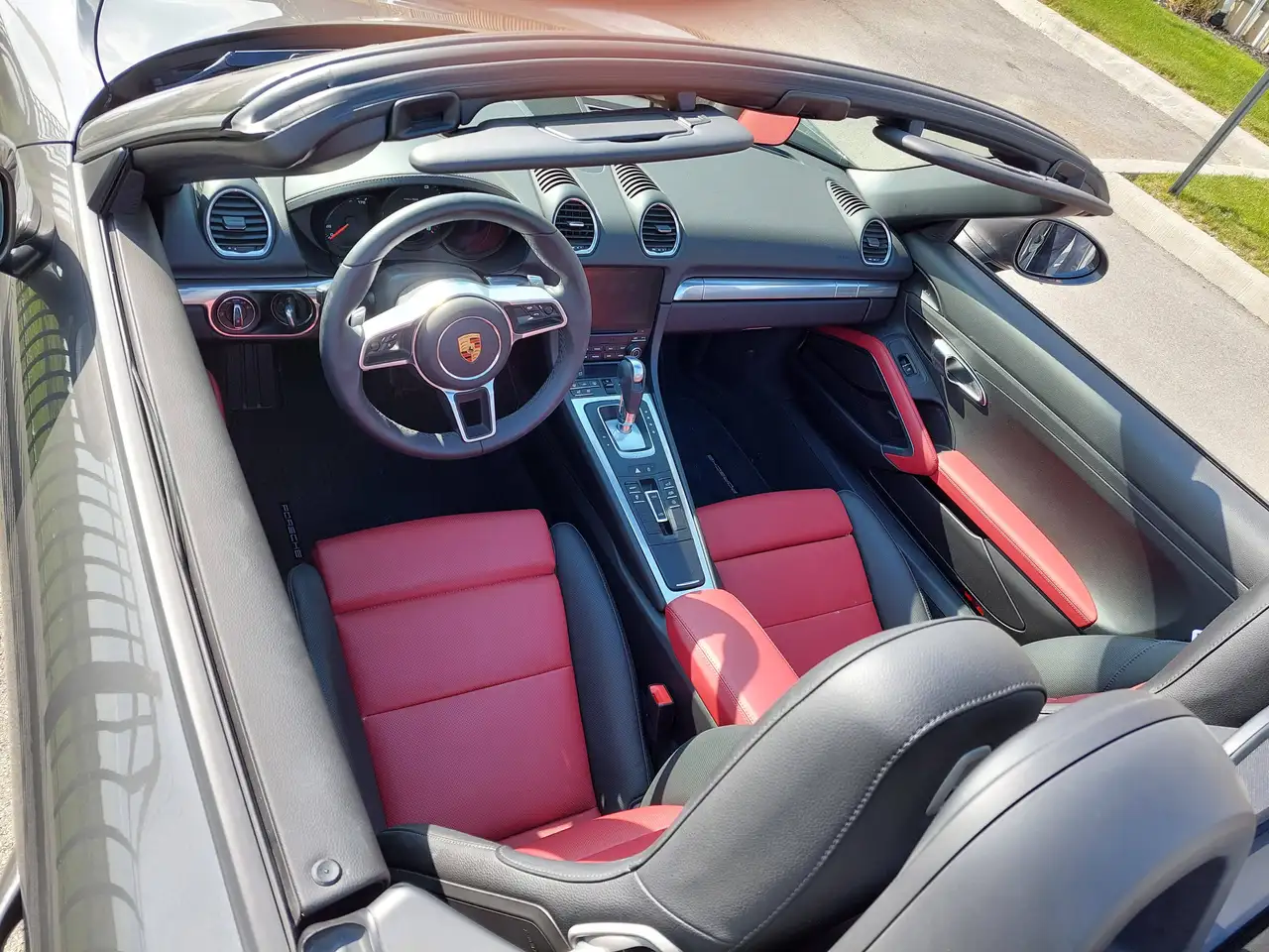 Porsche 718 Boxster photo Porsche 718 Boxster