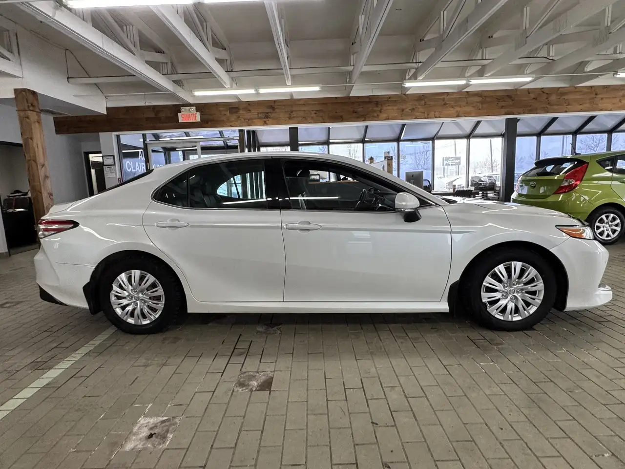 Toyota Camry снимка Toyota Camry