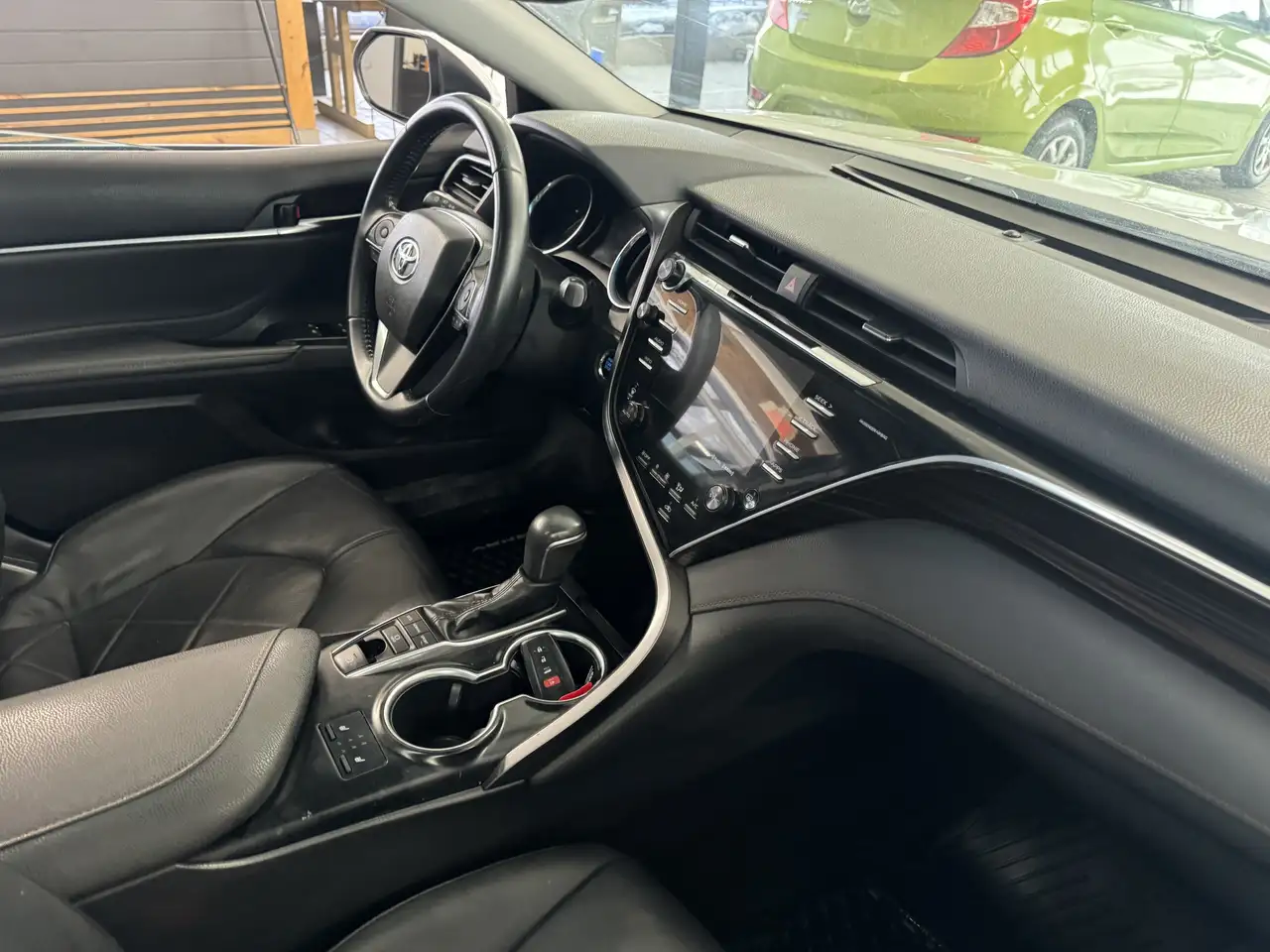 Toyota Camry снимка Toyota Camry