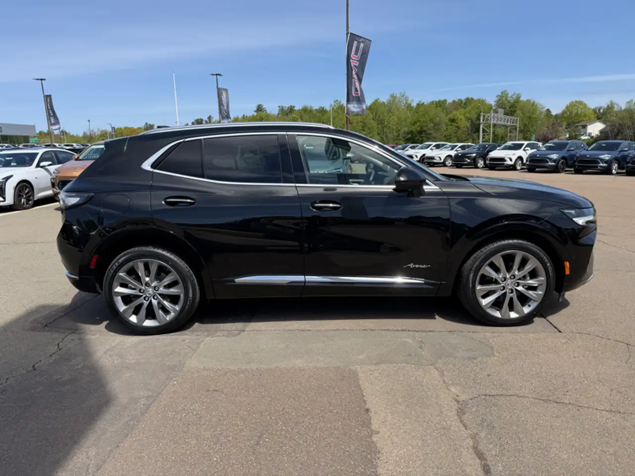 Buick Envision photo Buick Envision