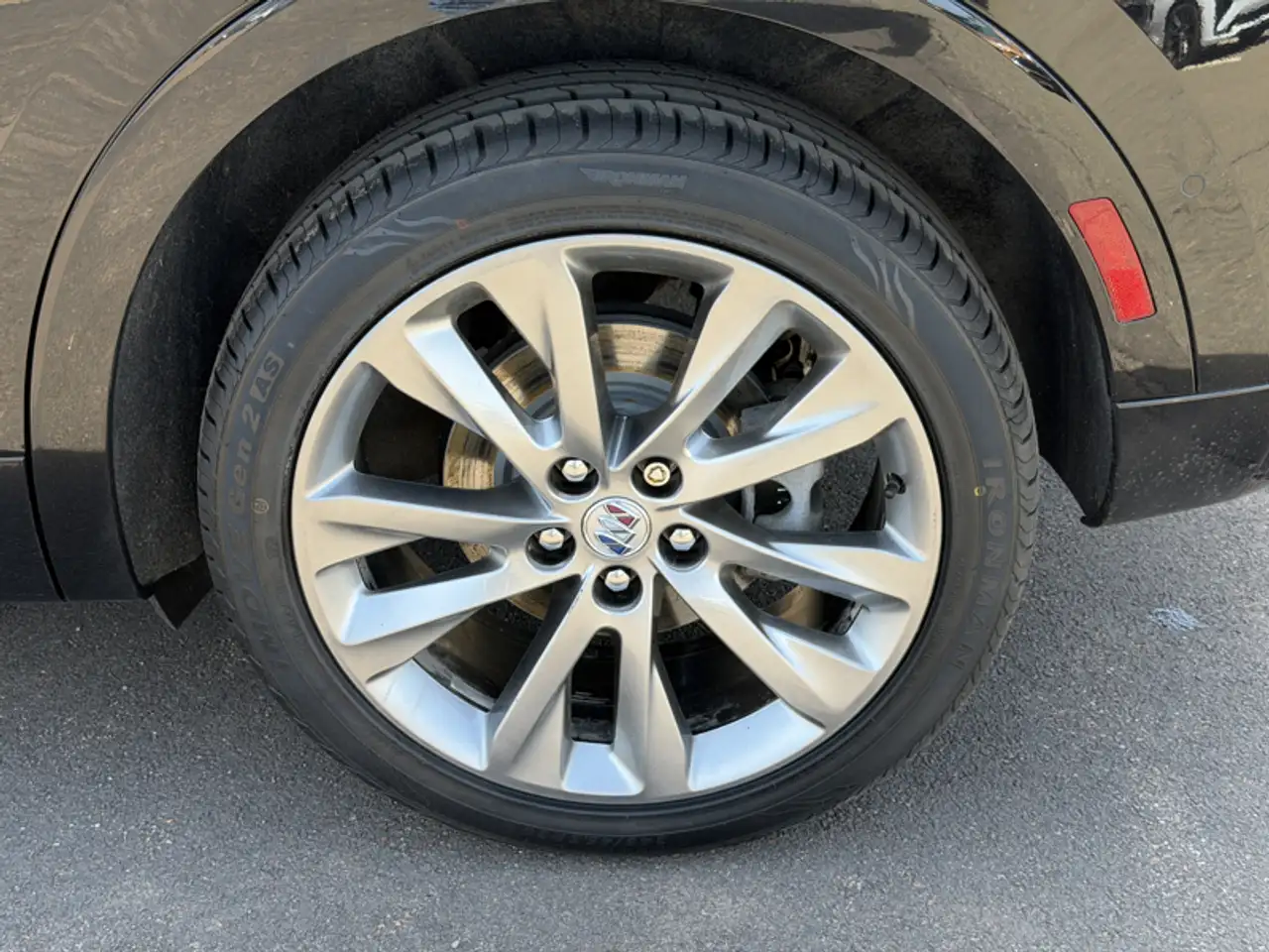 Buick Envision photo Buick Envision