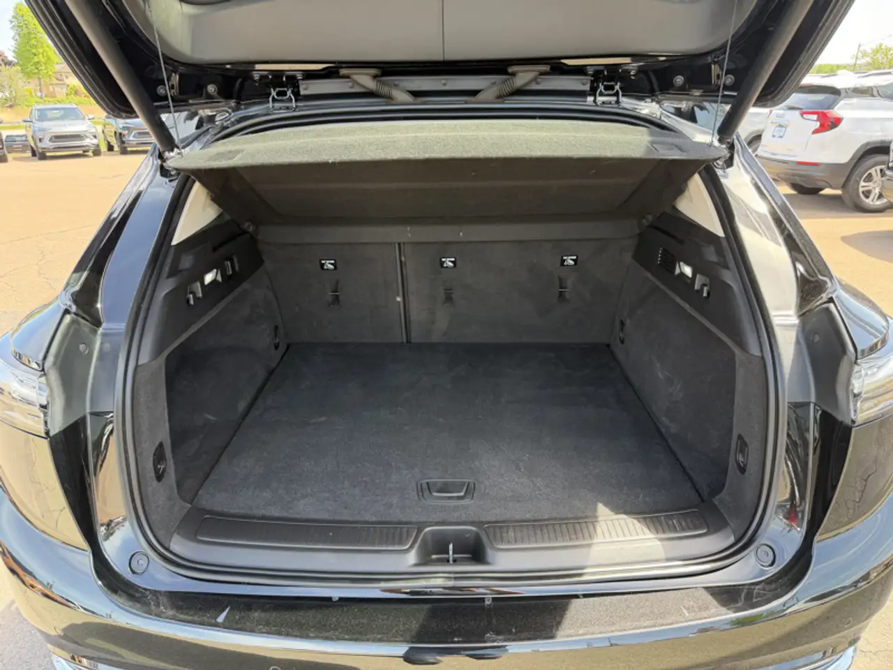Buick Envision photo Buick Envision