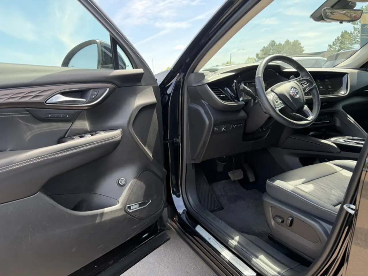 Buick Envision photo Buick Envision