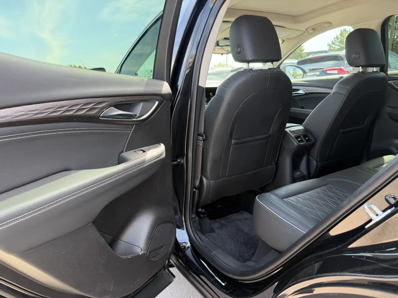 Buick Envision photo Buick Envision