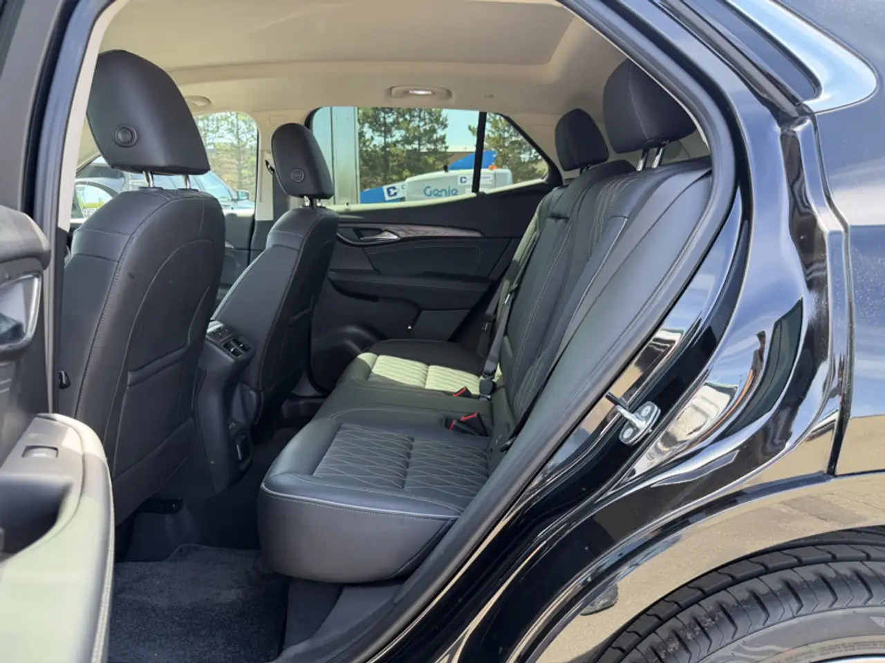 Buick Envision photo Buick Envision