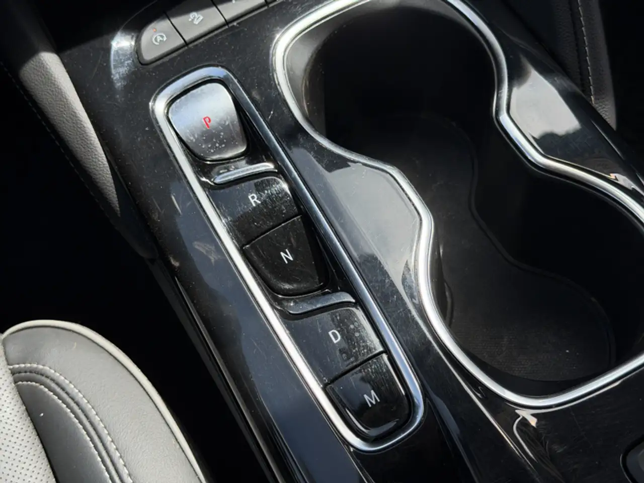 Buick Envision photo Buick Envision