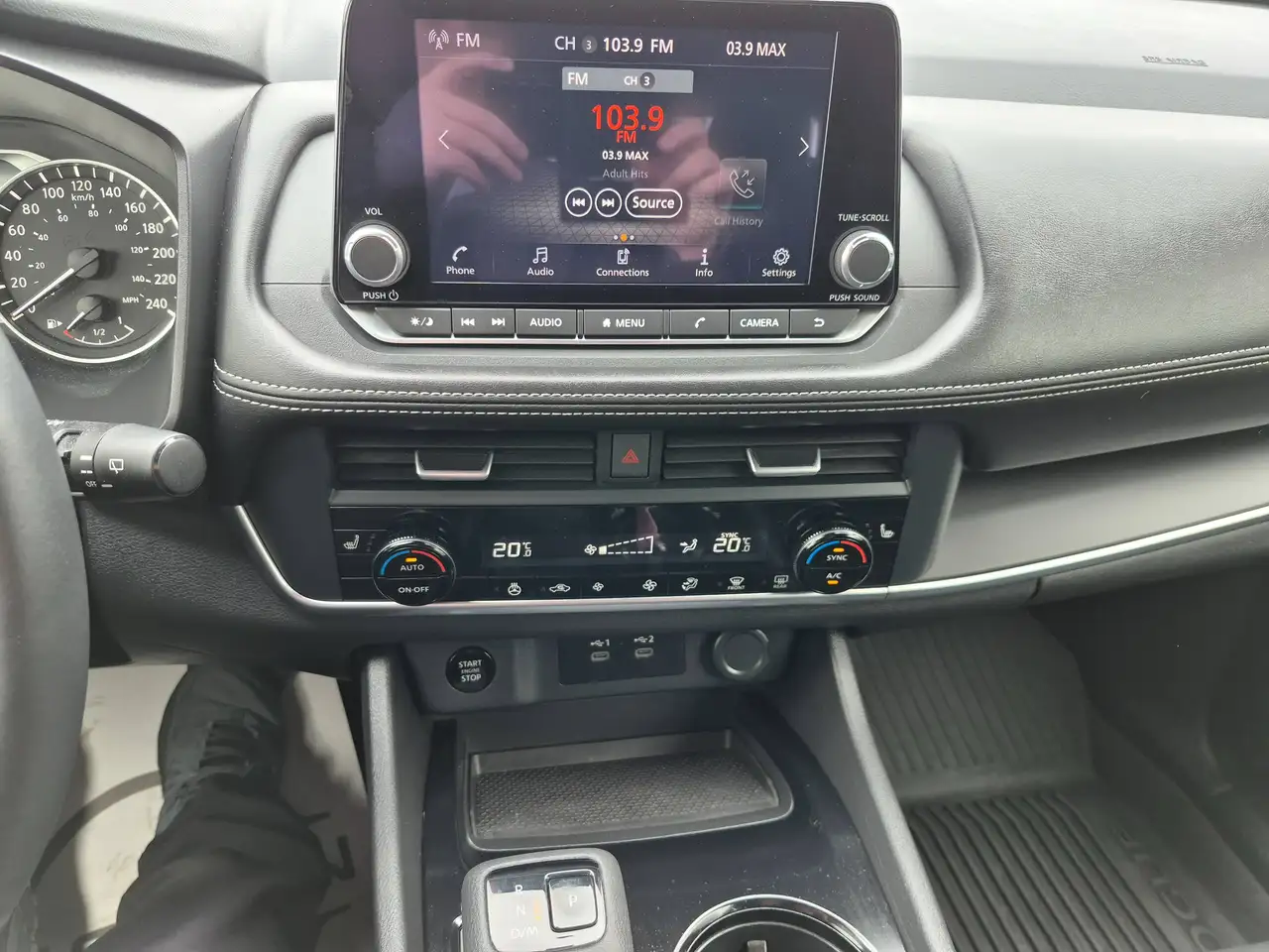 Nissan Rogue fotografie Nissan Rogue