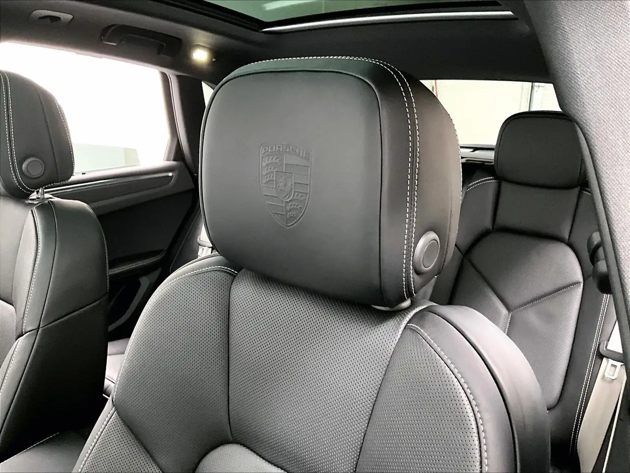 Porsche Macan снимка Porsche Macan