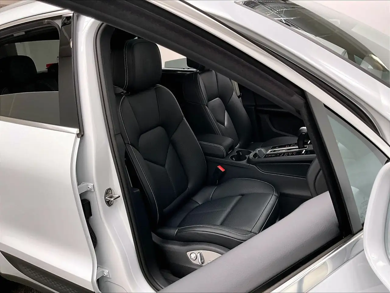 Porsche Macan снимка Porsche Macan