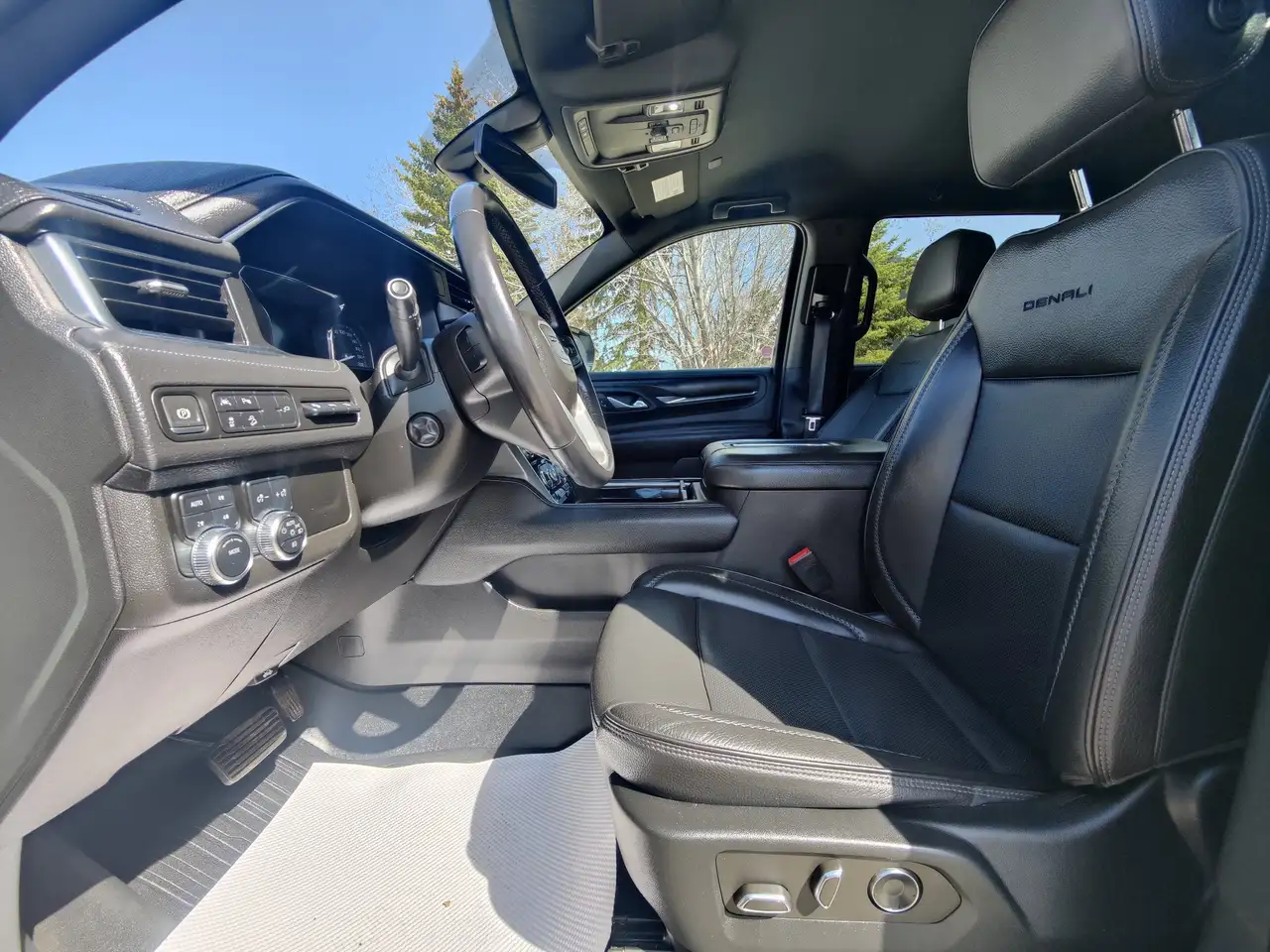 GMC Yukon снимка GMC Yukon