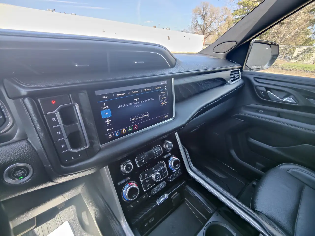 GMC Yukon снимка GMC Yukon