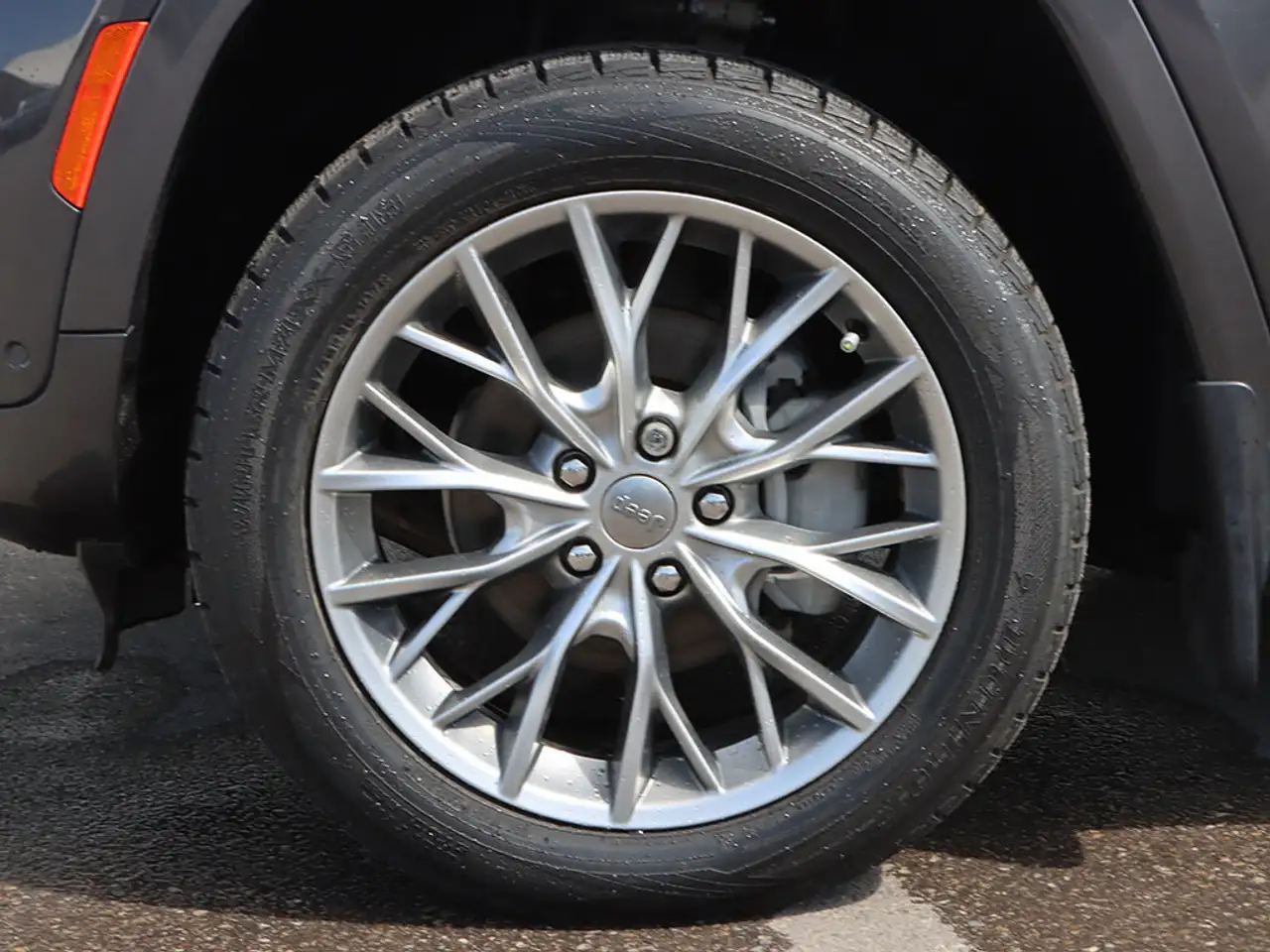 Jeep Grand Cherokee снимка Jeep Grand Cherokee