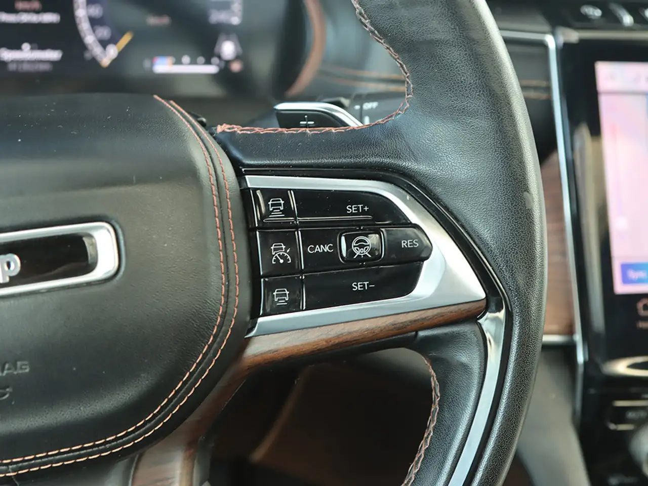 Jeep Grand Cherokee снимка Jeep Grand Cherokee