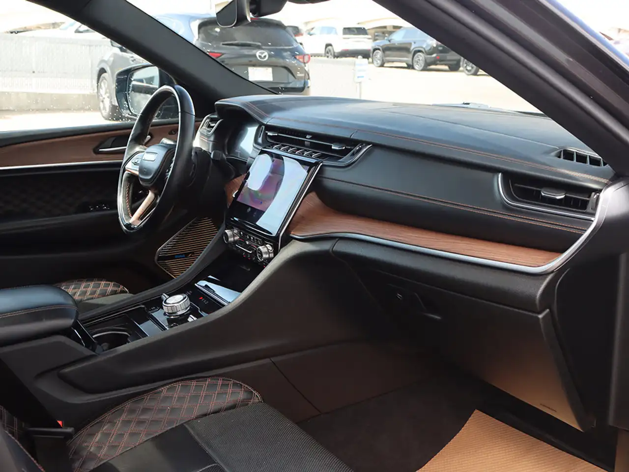 Jeep Grand Cherokee снимка Jeep Grand Cherokee