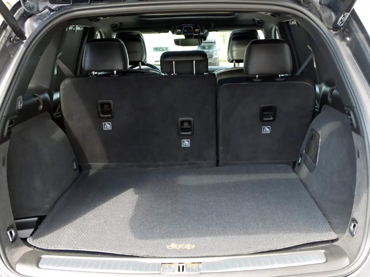 Jeep Grand Cherokee снимка Jeep Grand Cherokee