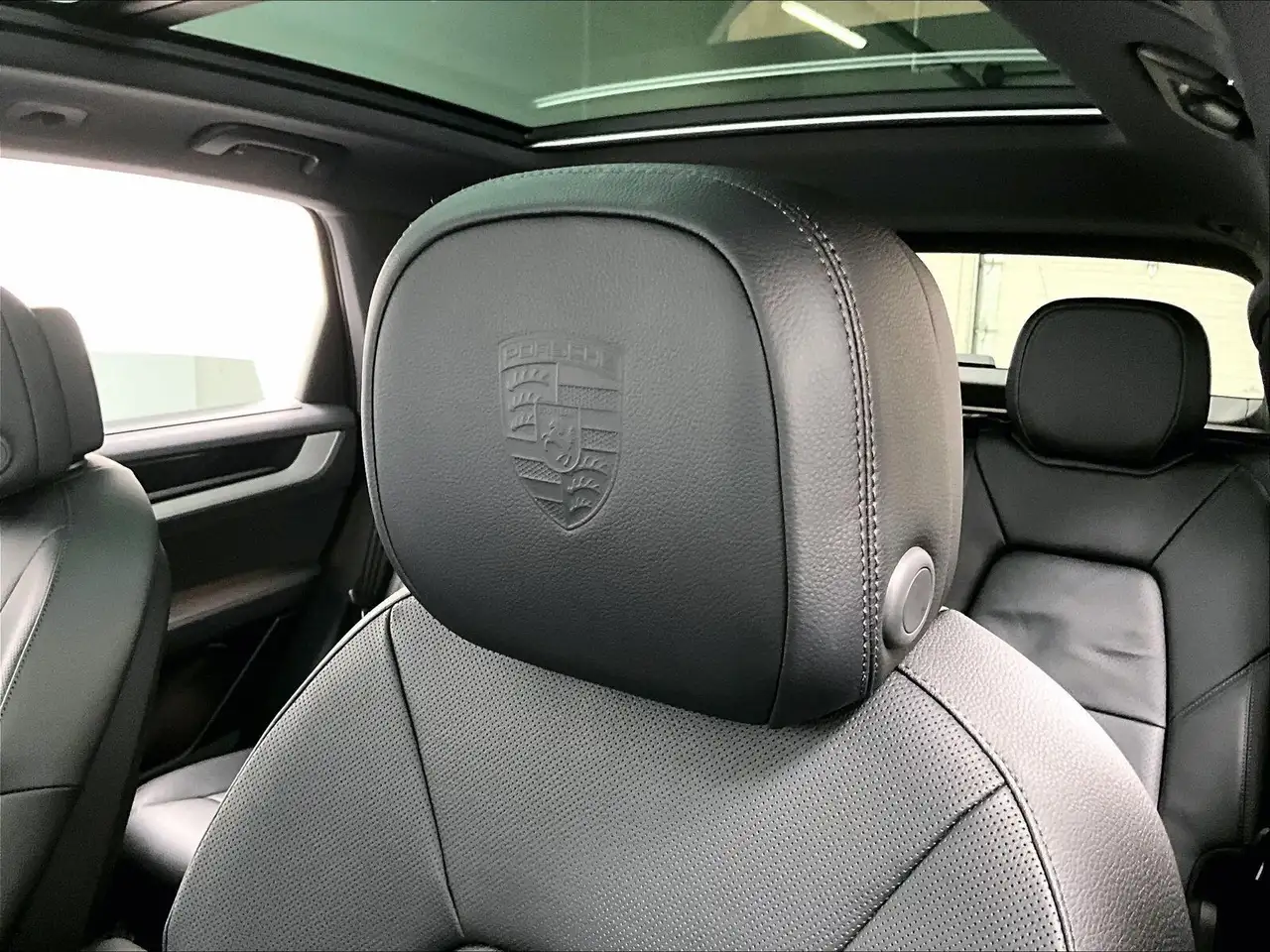 Porsche Cayenne снимка Porsche Cayenne
