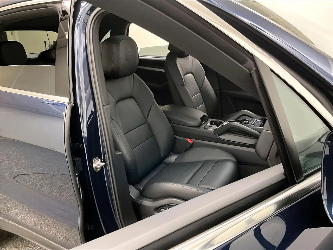Porsche Cayenne снимка Porsche Cayenne